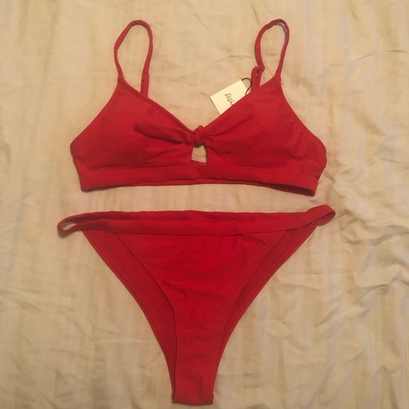 Red bikini set - Picture 3 of 5